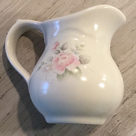 Pfaltzgraff pitcher Tea Rose pattern on  ivory 4 1/2 inches tall. Creamer/ gravy - Picture 2 of 8